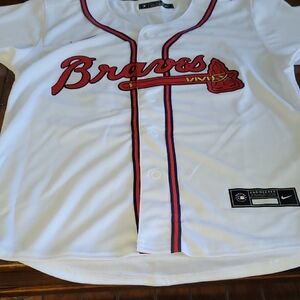Nike Kids White and Red Braves Jersey. Matt Olson.#28 Never Worn .